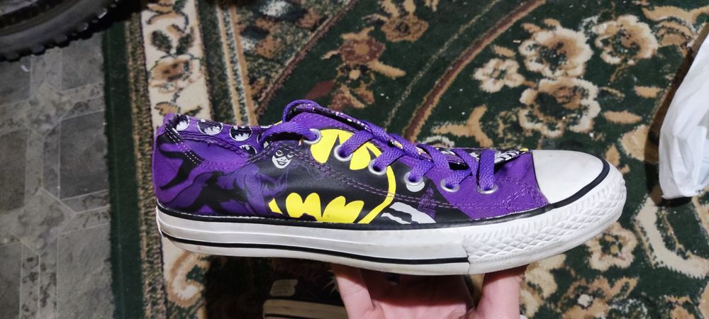 Converse Batman comics