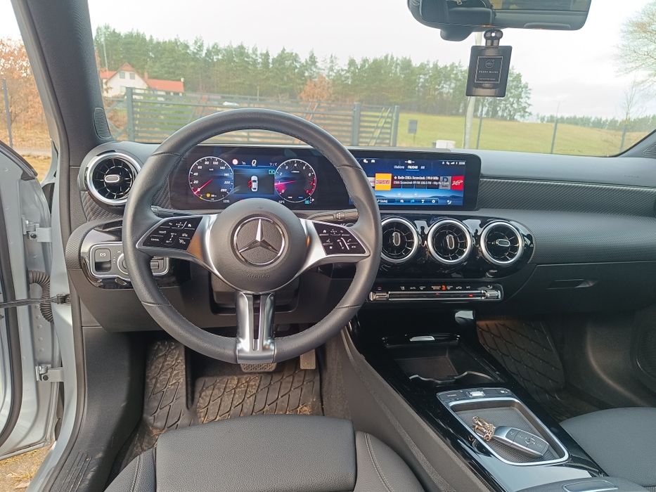 Mercedes A 200 FL sedan cesja leasing faktura 23%