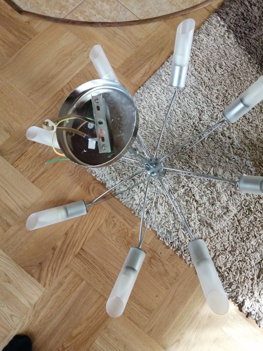 Sprzedam dwa żyrandole