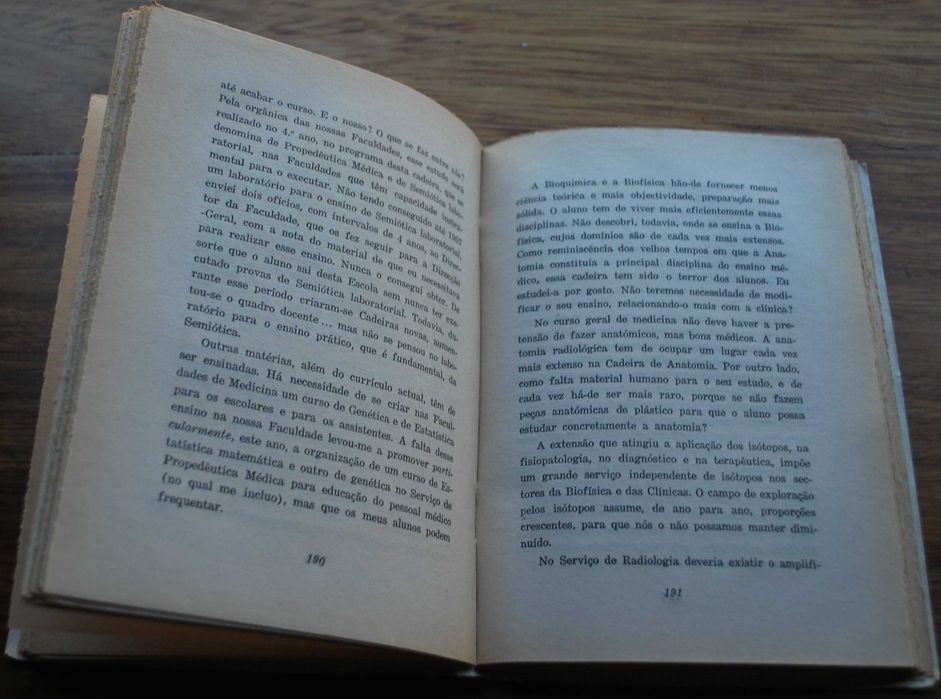 Temas Universitários (Cultura, Ensino, Investigação) de Eduardo Coelho