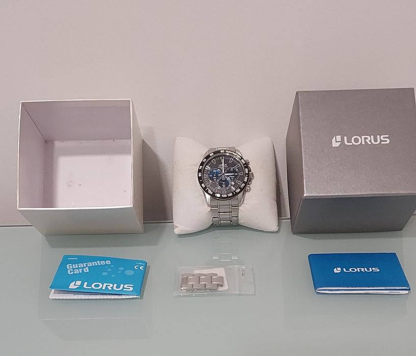 Relógio lorus cinza