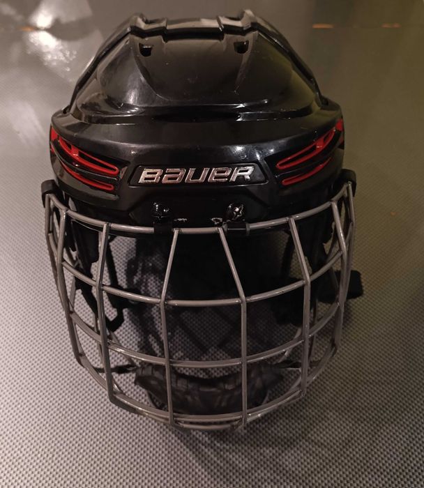 Хоккейный шлем Bauer RE-AKT 100, М,  б/у