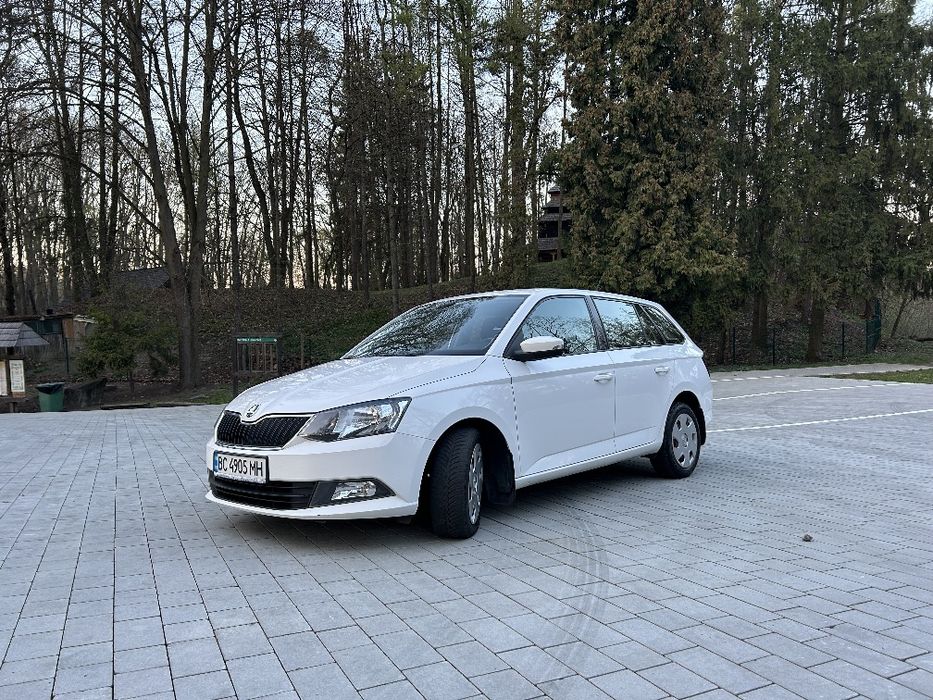 Продам skoda fabia 2015