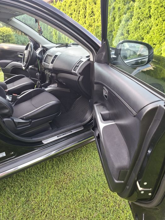 Sprzedam samochód mitsubishi outlander