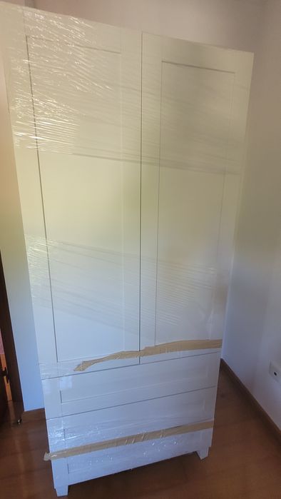Vende se roupeiro Ikea