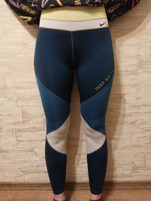 Жіночі лосіни Nike.