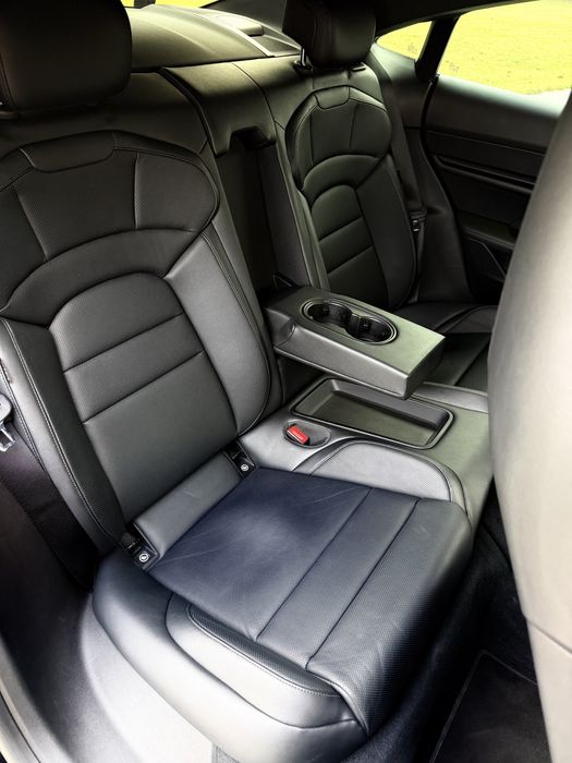 Porsche Taycan 4S ідеальний стан, максимальна комплектація.