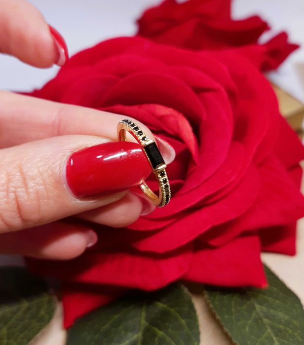 Złoty pierścionek p.585/1,55g