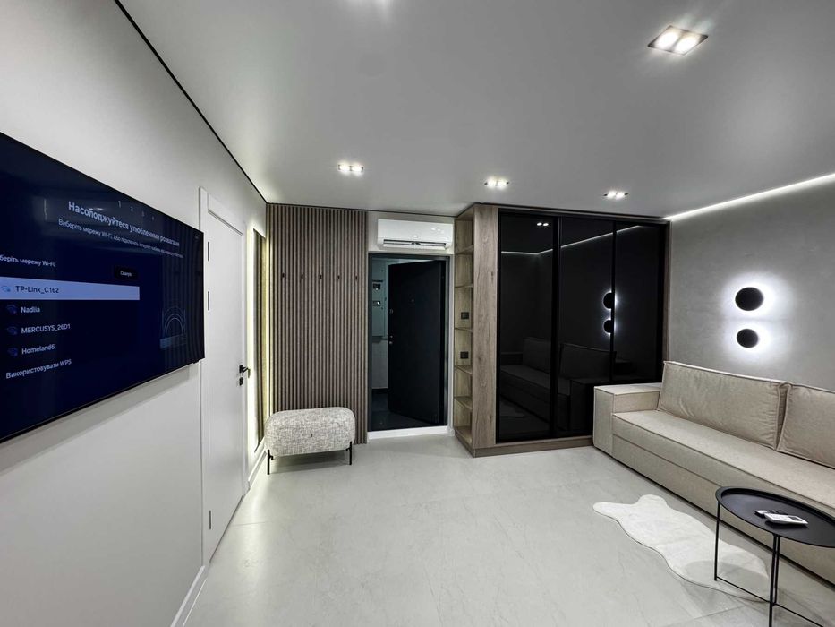 Однокімнатна квартира з дизайнерським ремонтом у центрі міста