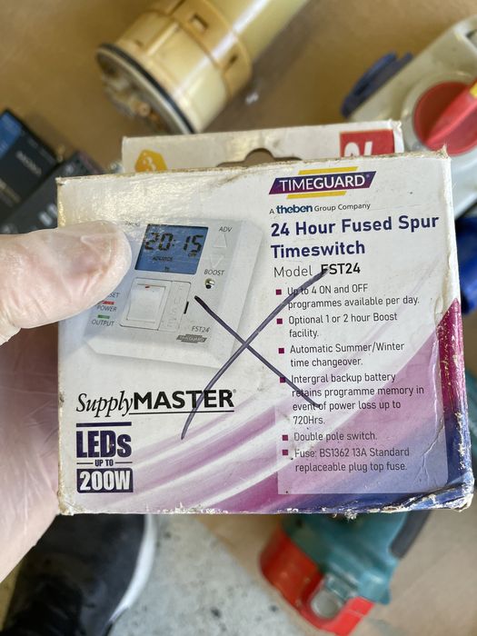 Wyłącznik zegarowy FST24 , 24 h, 13 A, Cyfrowe