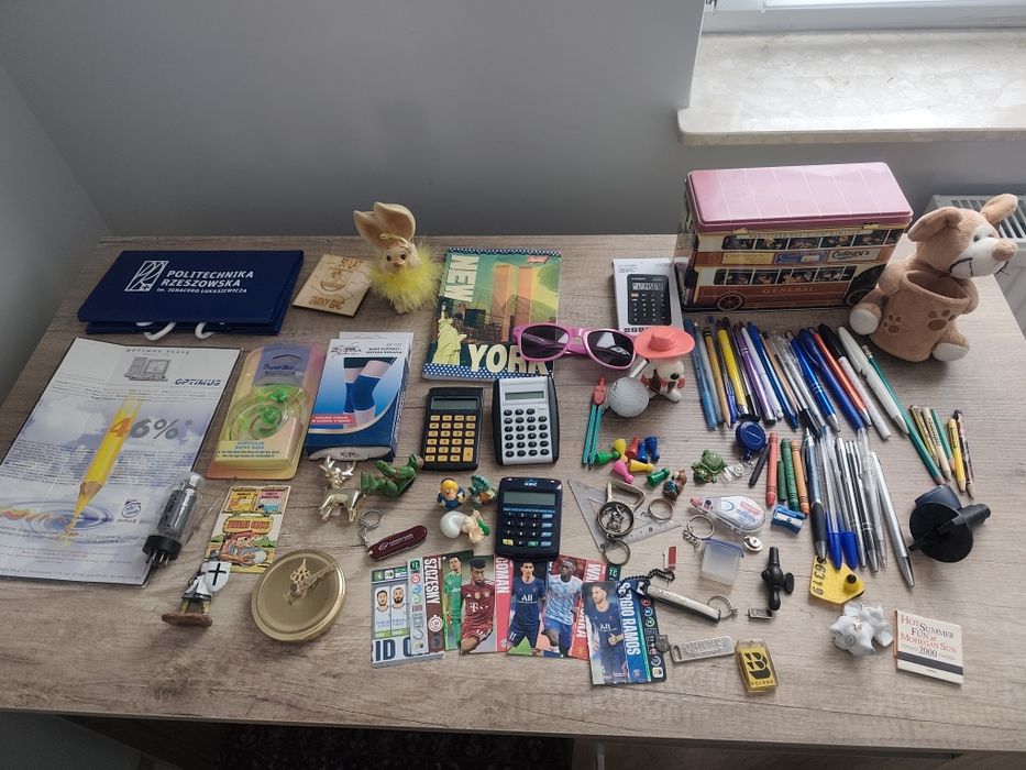 Gadżety przybory szkolne lata 90 zabawki długopisy pamiątki przybornik