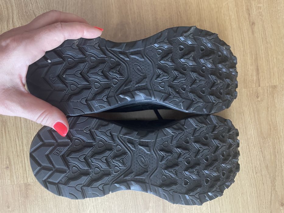 Buty Asics nowe roz. 38 czarne, gel