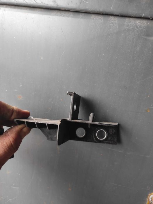 sprzedam do renault scenic IV ślizg lampy przód prawy mocowanie belka