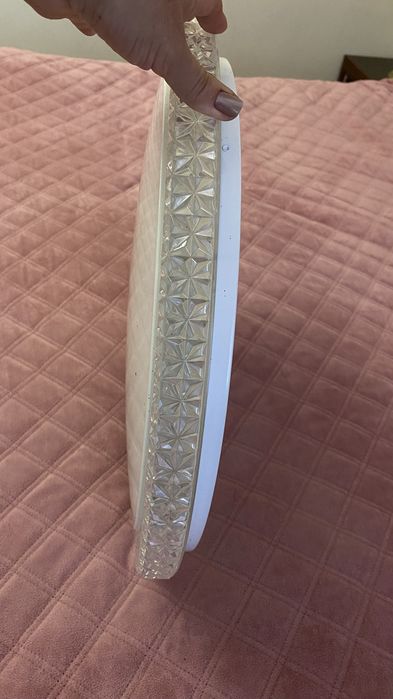 Продам светильник потолочный