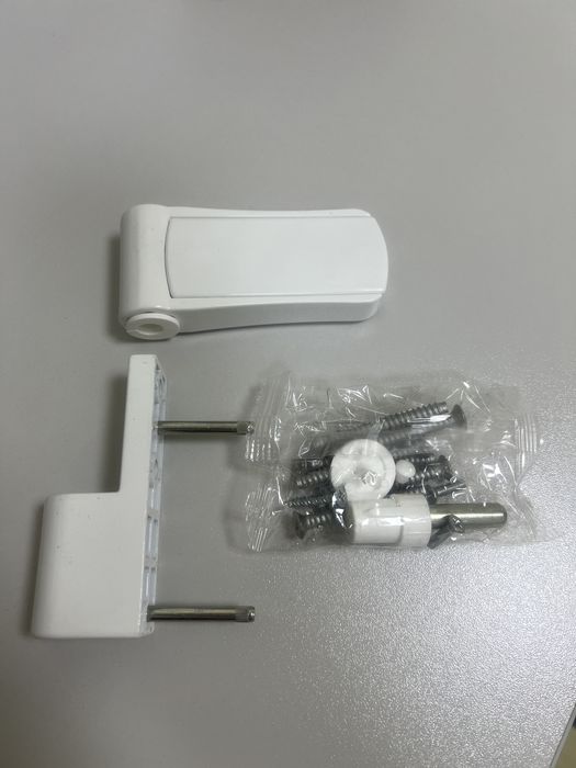 Петля Pavo для пластикових дверей біла 110 мм, 120 кг, метал