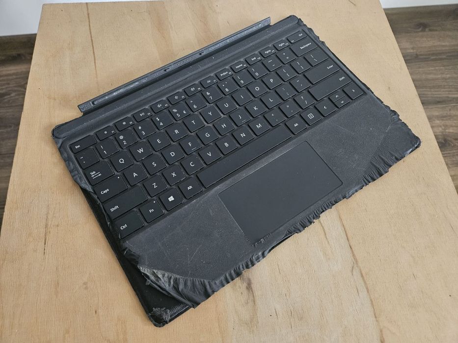 Microsoft Surface PRO 4 i7, 16Gb, 256Gb laptop / tablet sprawny z wadą dotyku