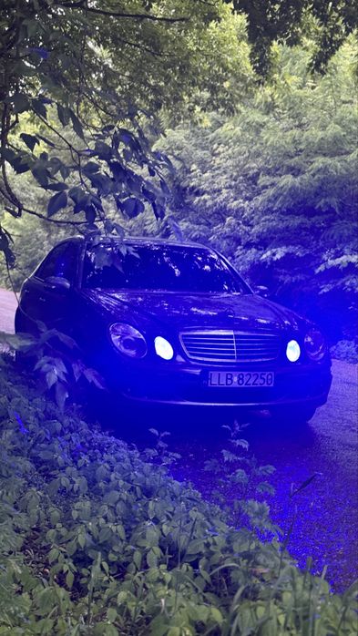 Mercedes Benz W211