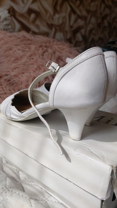 Okazja!Piękne buty ślubne rozm.39