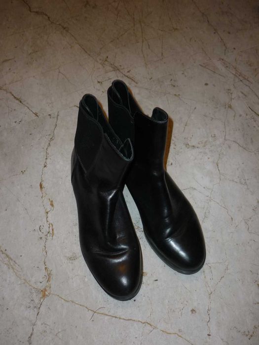 Clarks skórzane botki