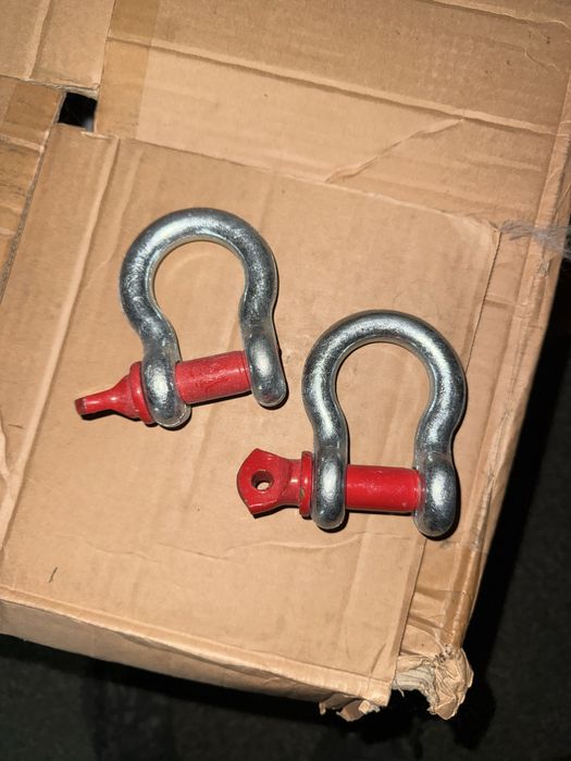 Шакли на бампер. 2шт. Нові!