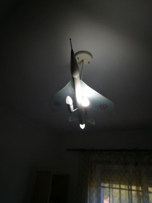 Candeeiro quarto avião jacto