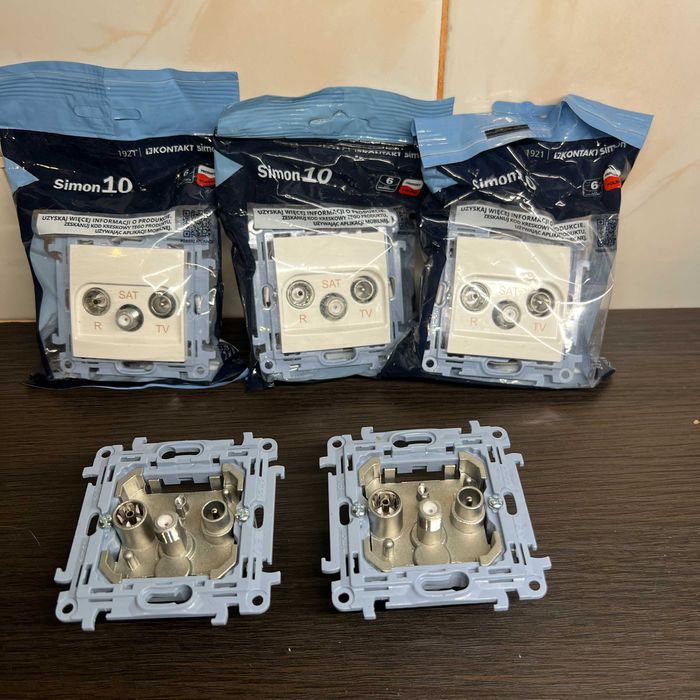 Simon 10 – Gniazdo antenowe R-TV-SAT końcowe CASK.01/11 – 4 szt.