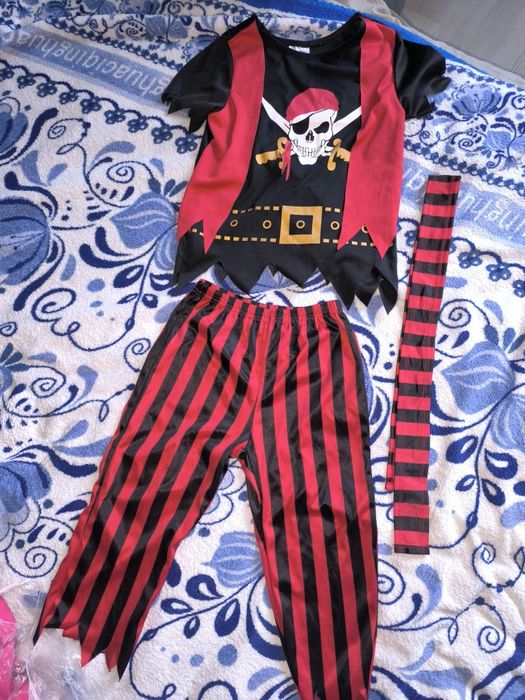 Маскарадний костюм для хлопчика на 5-6 років