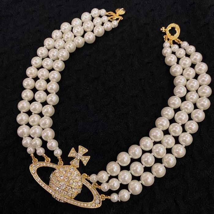 Vivienne Westwood/potrójny naszyjnik z pereł