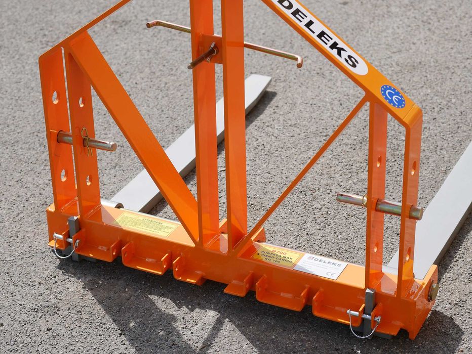 Porta-Paletes Traseiro D-700 carga 700kg Garfos Dobráveis-IVA INCLUÍDA
