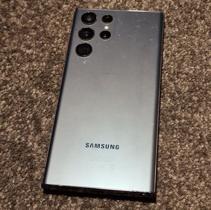 Samsung Galaxy S22 Ultra. Niby działa a jednak nie.