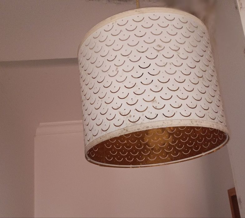 Candeeiro em bom estado