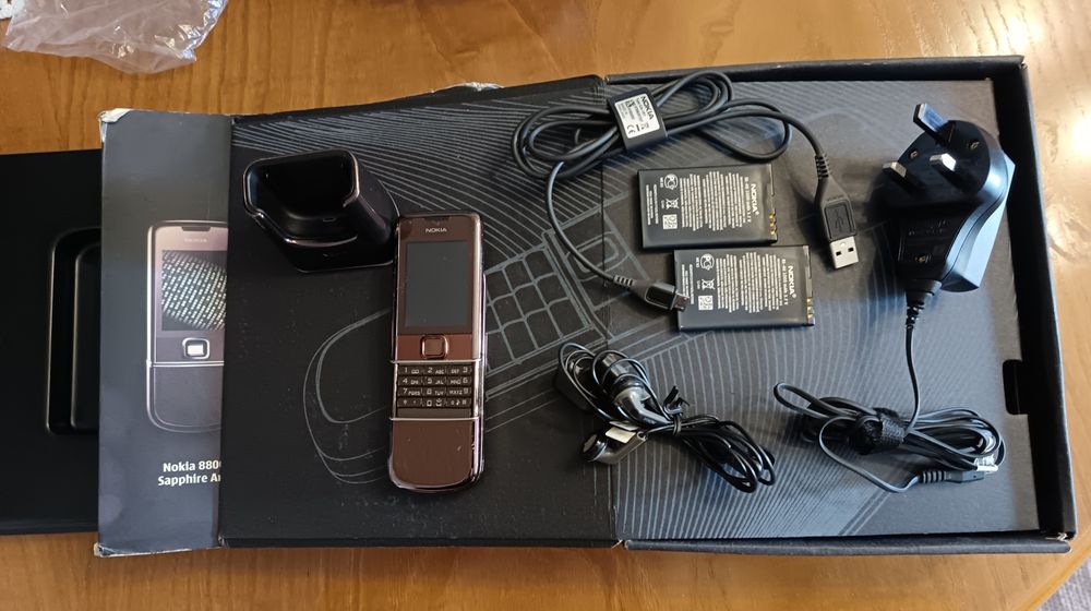 Nokia 8800 Sapphire Arte