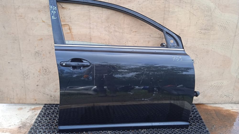 Toyota Avensis T25 Fl Drzwi Przód Prawy 209