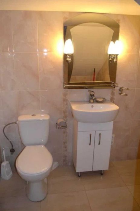 Продам двухкомнатную квартиру с ремонтом и АГВ.Центр/Базарная