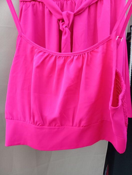 Vestidos e roupa de mulher semi nova 1€ apenas