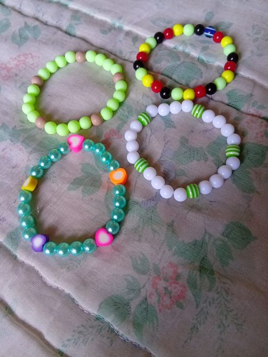 Vendo Pulseiras missangas