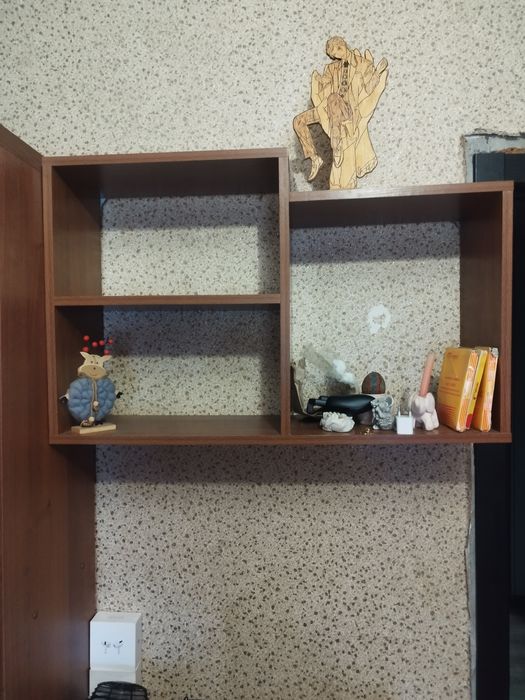 Поличка для книжок, колір горіх.