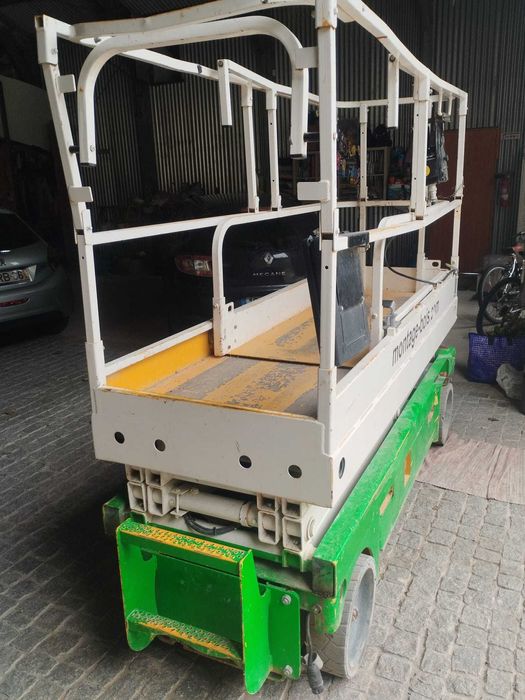 Plataforma elevatória Haulotte Compact 8