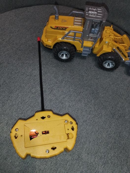 Бульдозер на радіокеровані