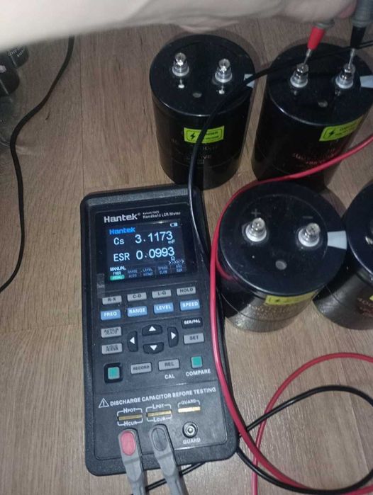 Kondensatory 3300uF 400V