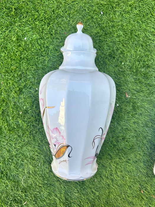 Pote e jarro em porcelana