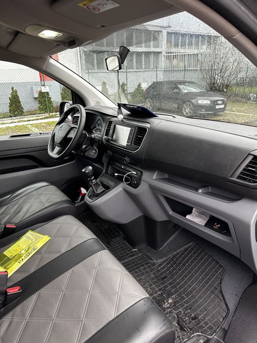 Opel Viavaro (niski przebieg)