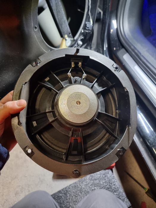 Sprzedam głośnik audi a4b9