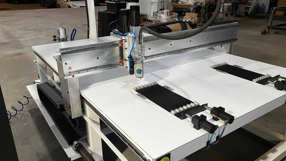 CNC para Aplicação de Massa Térmica em Micro Canais