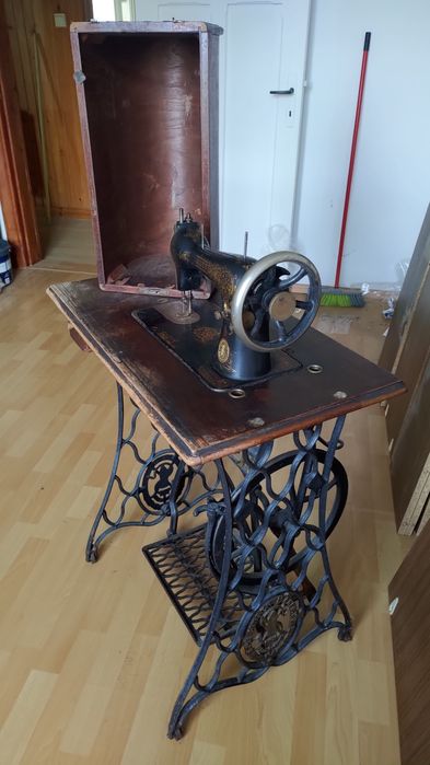 Maszyna do szycia Singer kompletna