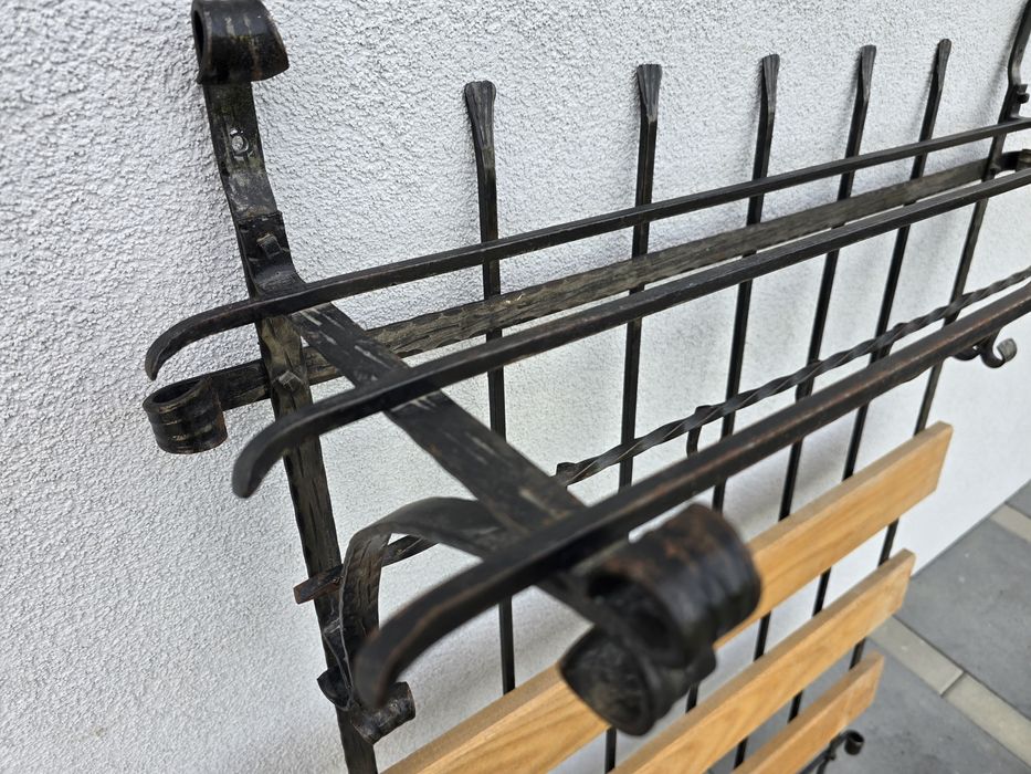 Wieszak kuty na ubrania