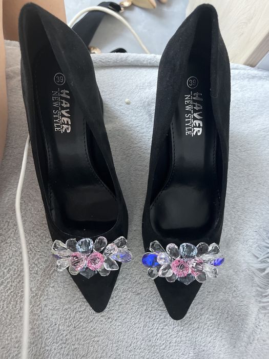 Buty, czólenka na slupku