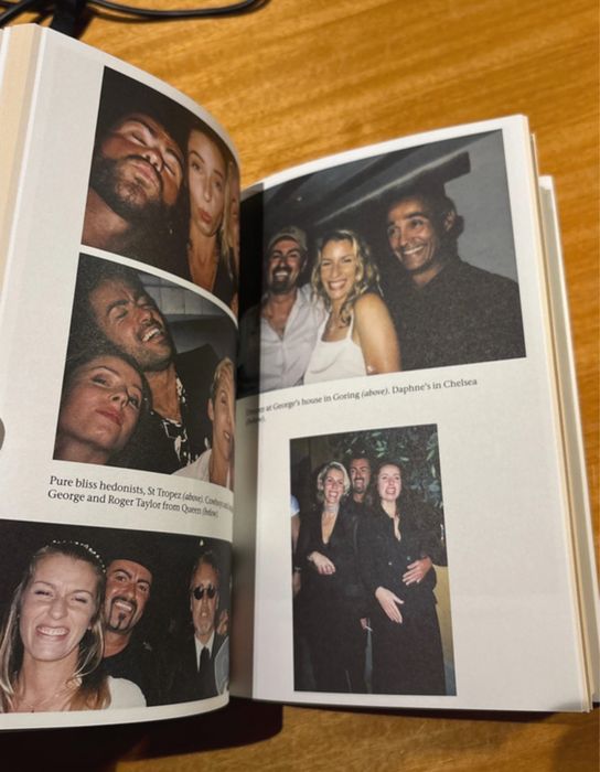 Livro “Bananarama Really Saying Something”