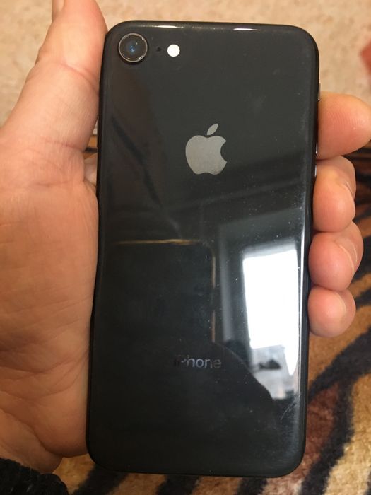 Iphone 8-64GB Neverlock гарний стан