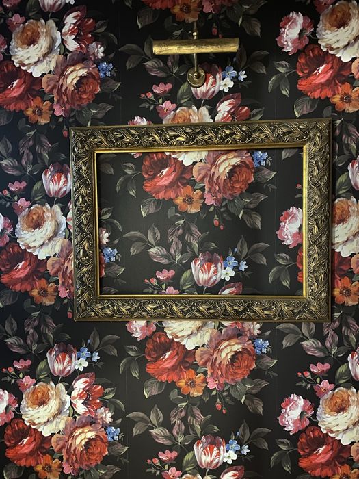 Moldura talhada em dourado 78x67cm